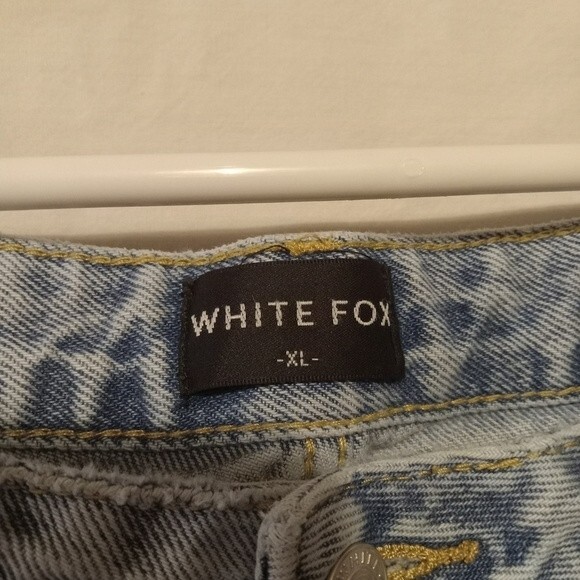 White Fox Who's That Girl Straight Leg Jeans - Picture 5 of 11